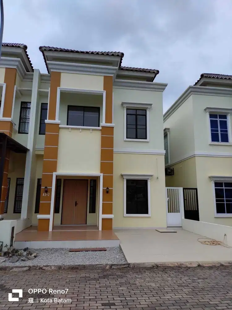 DISEWAKAN RUMAH GOLDEN CITY RESIDENCE, dkt PELABUHAN BENGKONG LAUT