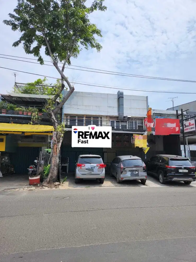 Disewakan/Dijual Ruko Siap Pakai di Pluit, Jakarta Utara