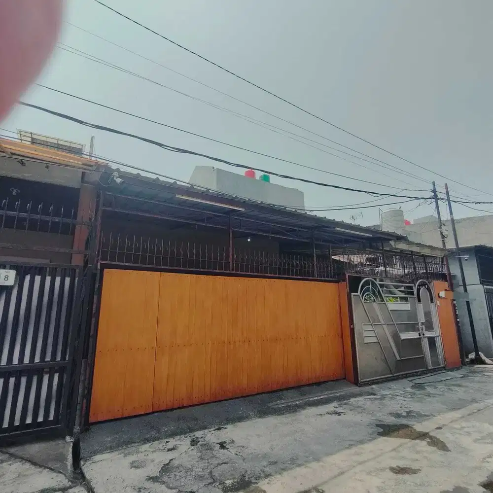 Dijual Rumah Bagus Rapih di Taman Kota, Jakarta Barat