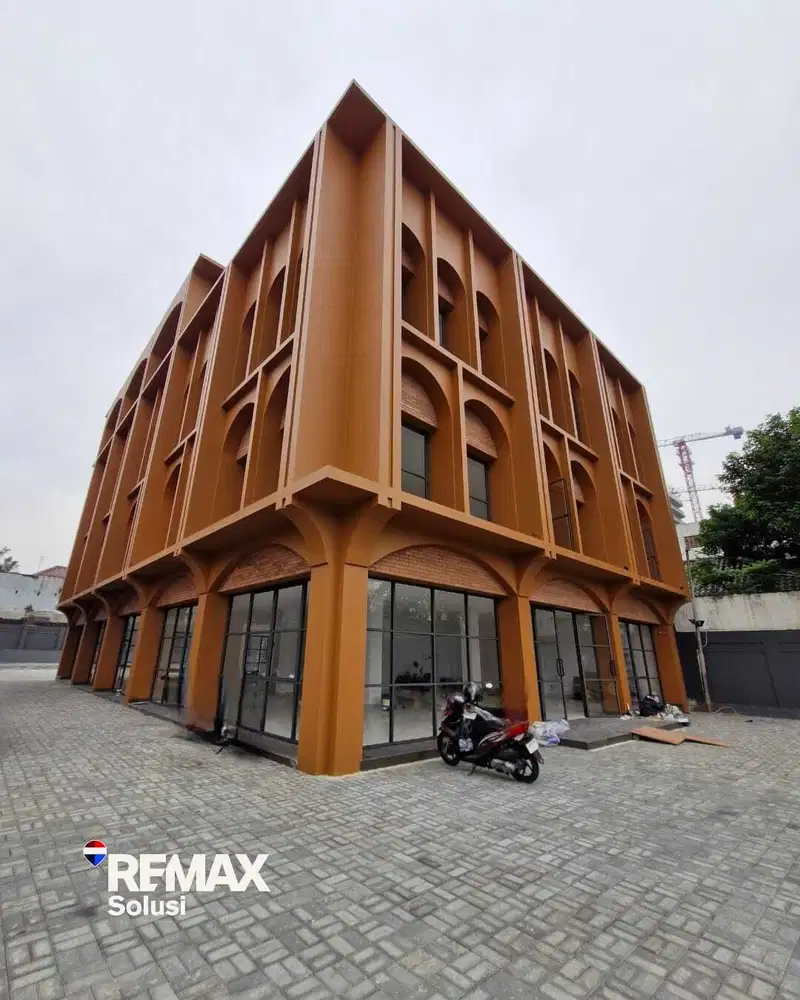 DIJUAL GEDUNG KOMERSIAL KAWASAN RAGUNAN JAKARTA SELATAN