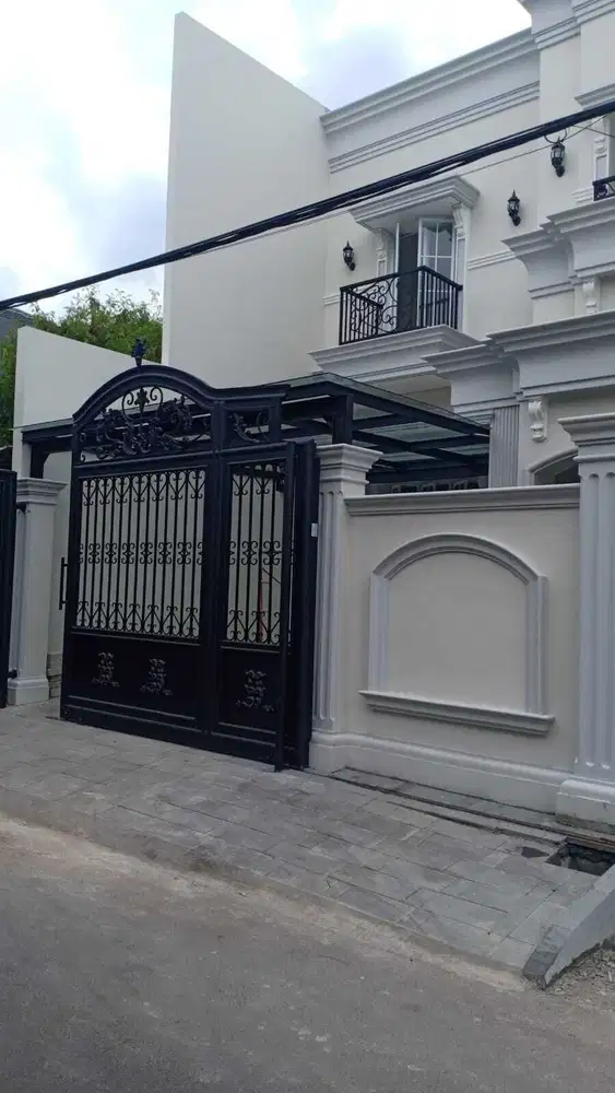 Dijual cepat rumah Amerika klasik di Joglo