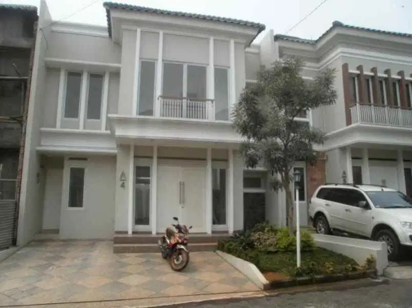 RUMAH MEWAH PRIVATE POOL DALAM CLUSTER DI PONDOK LABU