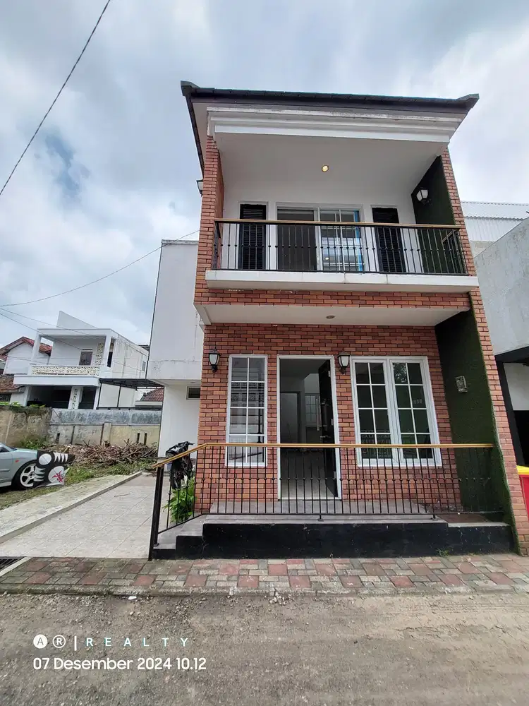 RUMAH BARU MINIMALIS DI CIKUTRA BANDUNG Design Modern Akses Mudah