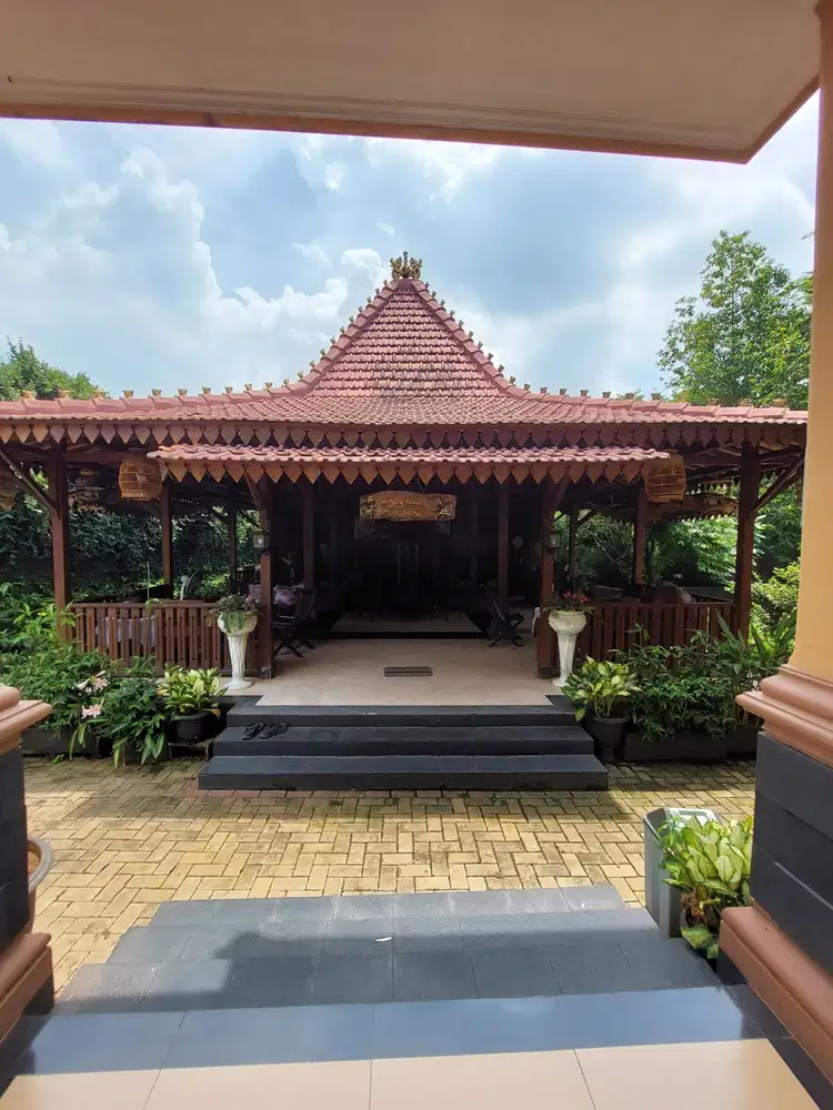 Rumah Mewah Luas Ada 7 Kios Usaha di Cibarusah