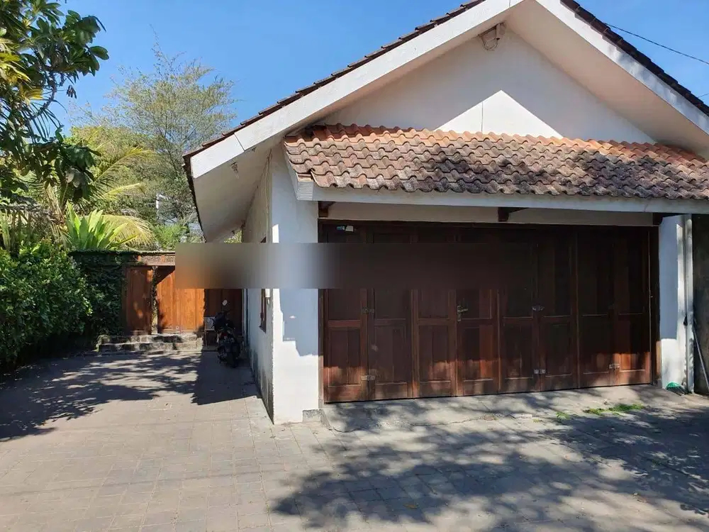 Rumah / Villa Nyaman Dengan Swimming Poll Jl. Palagan