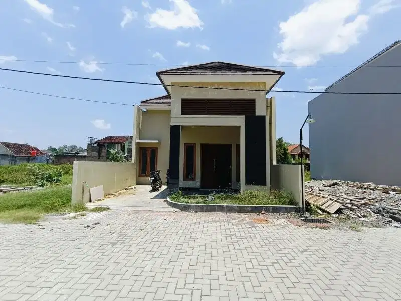 Rumah Baru Cantik Lingkungan Cluster Dekat Bandara