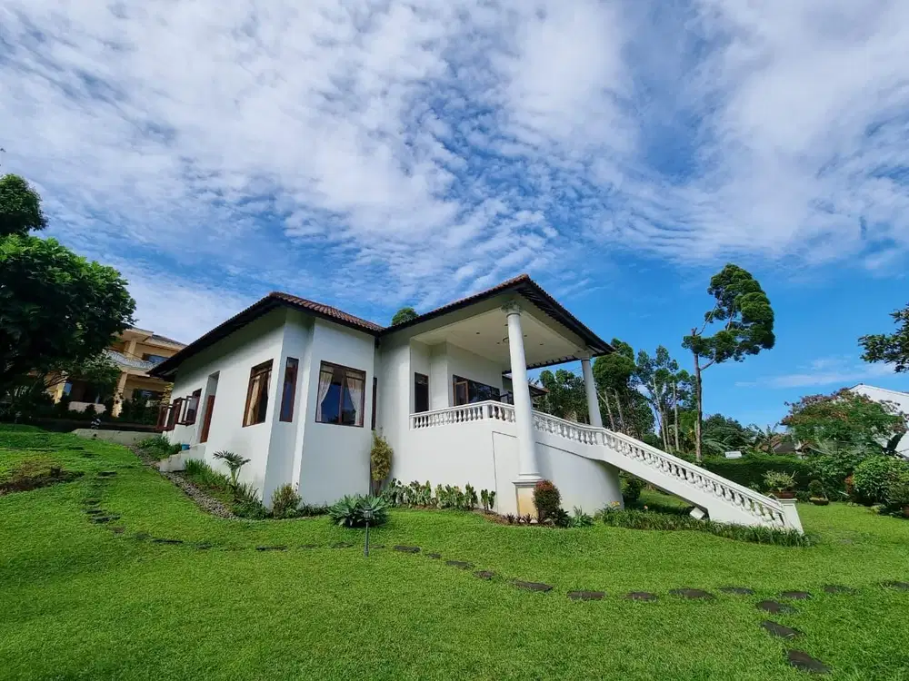 Dijual Villa di daerah Tugu Cisarua, Puncak