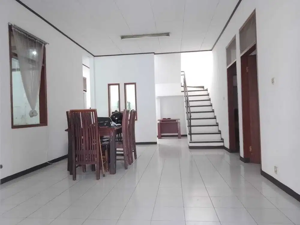 Disewakan Rumah Furnished Siap Huni di Turangga