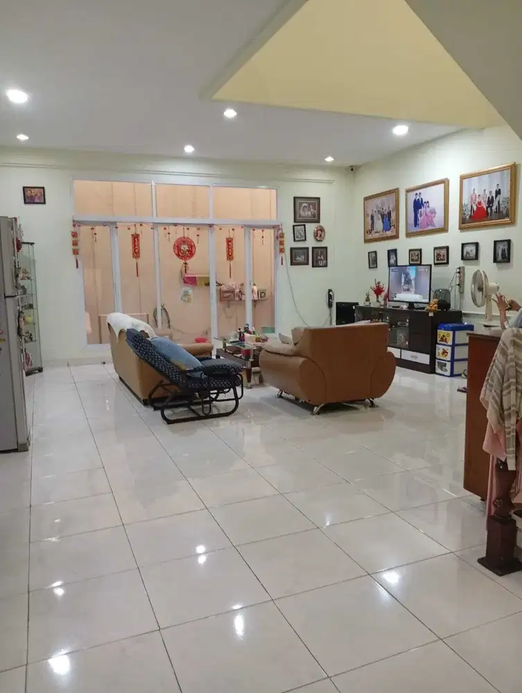 DIJUAL CEPAT RUMAH STRATEGIS DI TAMAN HARAPAN INDAH, JELAMBAR