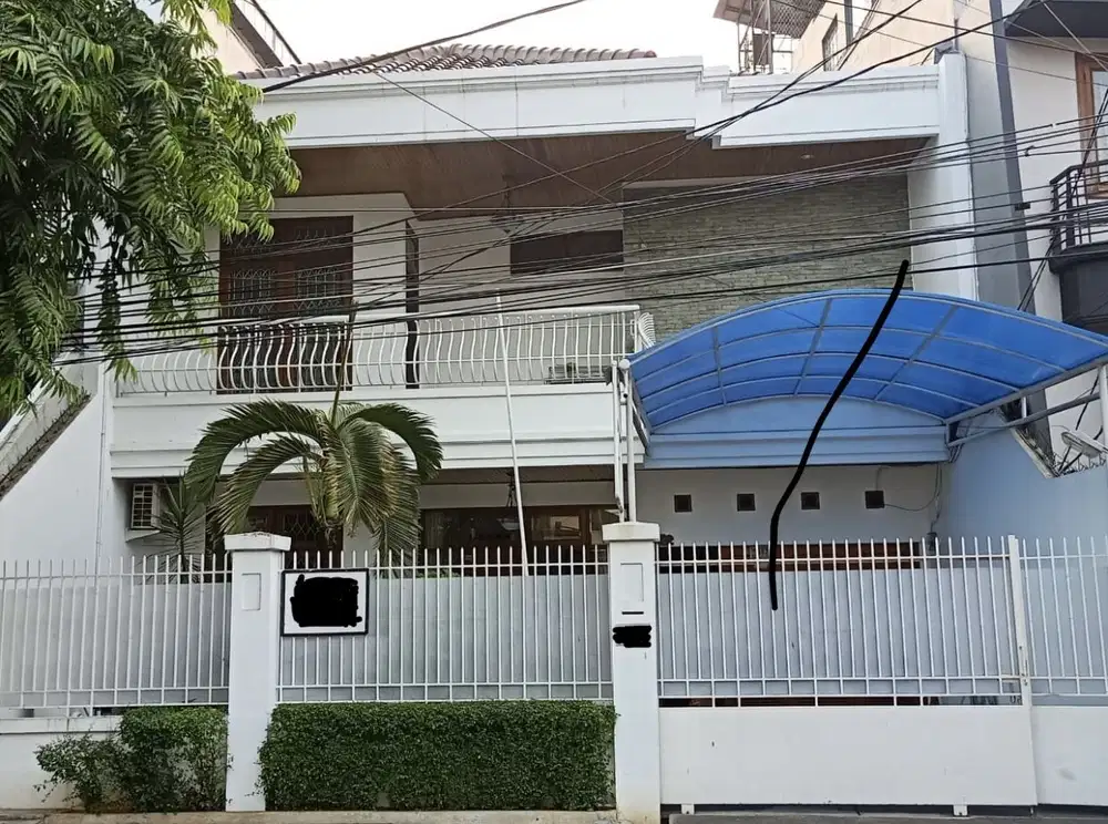 Di jual Rumah Mewah dan Asri, Siap Huni, di Kemanggisan Jakarta Barat.