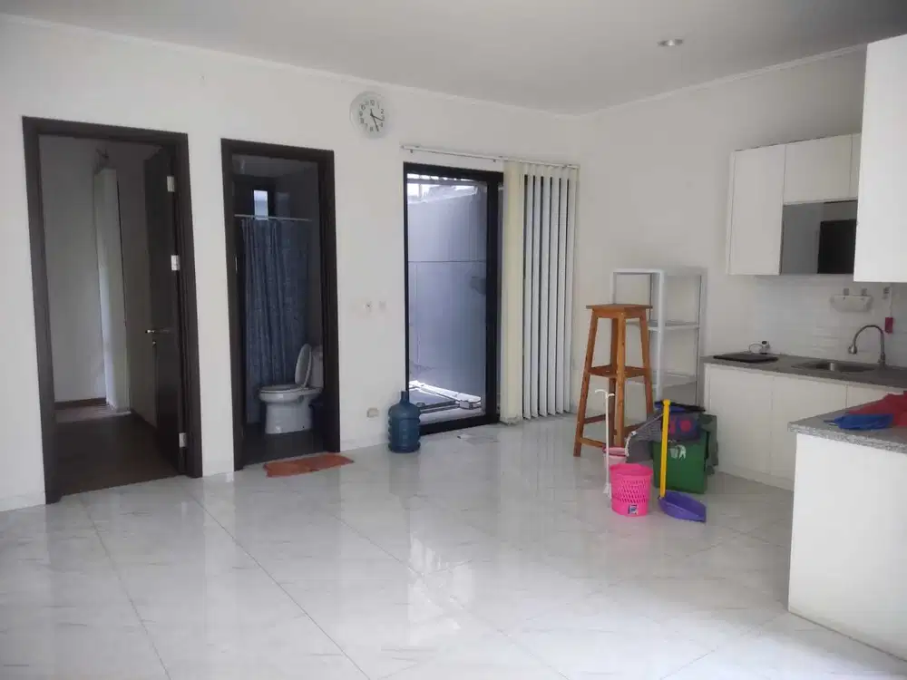 Rumah Hoek 2 LT Flavio Suvarna Sutera Tangerang 1K900019