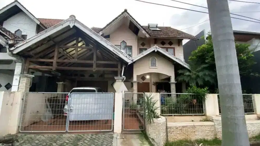 Rumah Luas di Jalan Utama Kemang Pratama 2 Bekasi