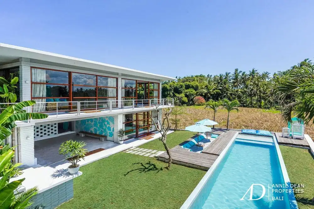 LEASEHOLD | LUXURY 5-BEDROOM VILLA WITH STUNNING RICE FIELD VIEWS IN TANAH LOT