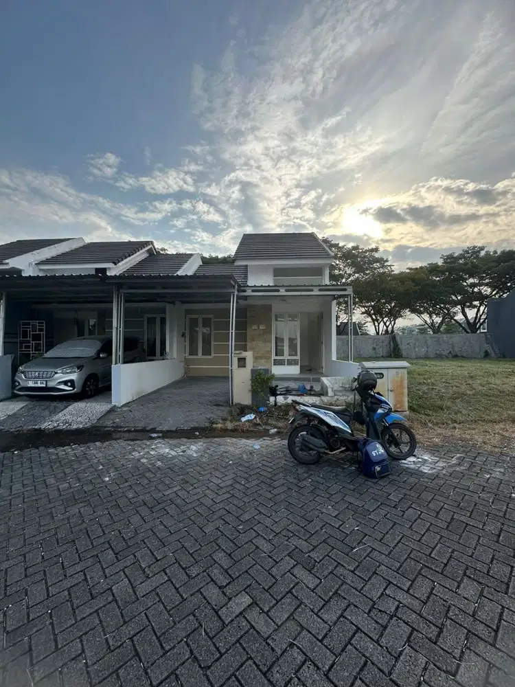 Rumah menganti Grand sunrise, dekat wiyung royal residence puri safira