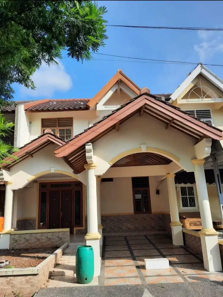 Fbfj. Rumah Dijual di Cluster Meadow Green Lippo Cikarang
