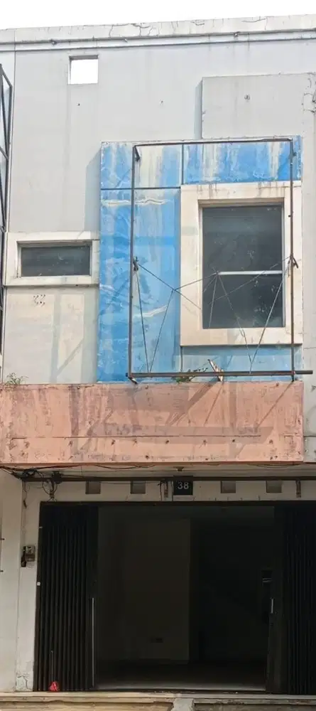 Ruko 2 lantai rapih dan Siap Pakai di Palem semi karawaci