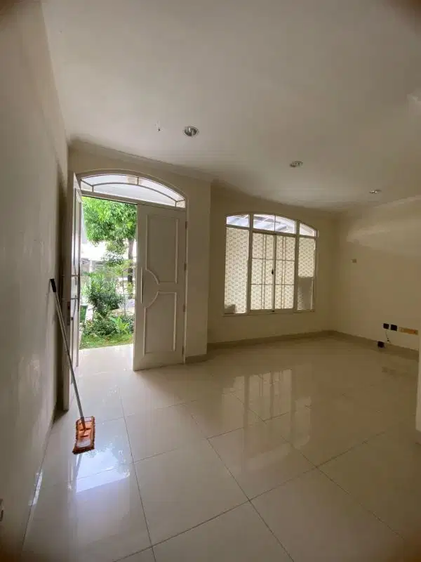 Dijual Cepat Termurah Rapi Rumah di Green Lake City