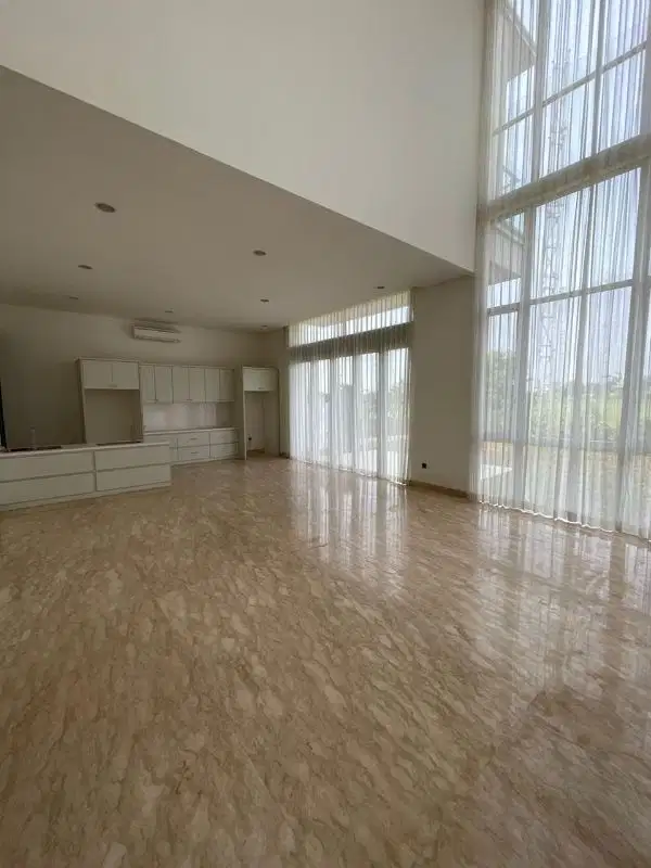 Rumah 3 Lantai Super Murah Golf Island PIK