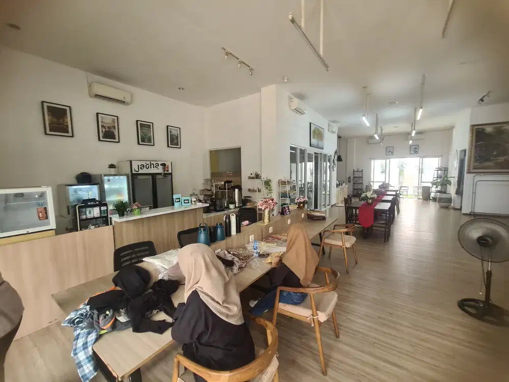 GEDUNG RUANG USAHA 3 LANTAI DI BINTARO PARKIR LUAS COCOK UNTUK KLINIK