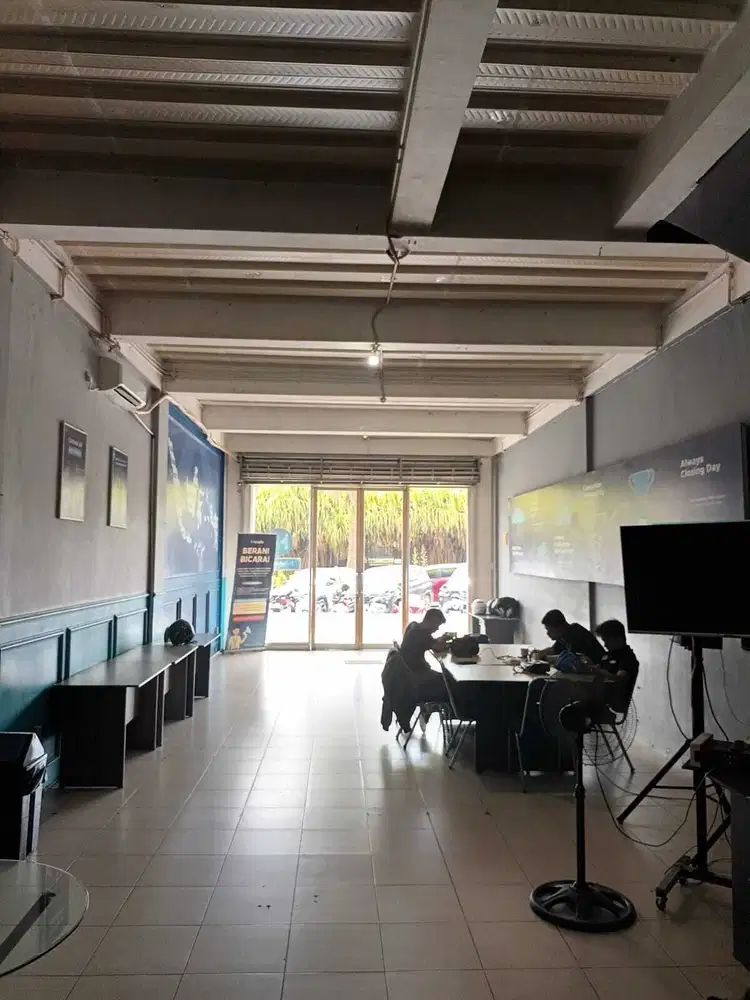 Ruko sewa strategis cocok u kantor atau usaha