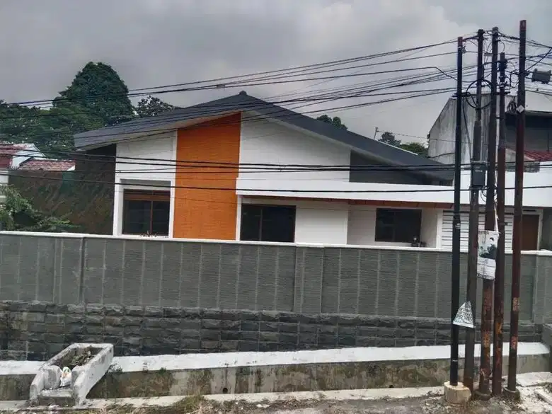 Dijual Cepat Termurah Rumah Terawat Siap Huni Mainroad Setrasari Raya