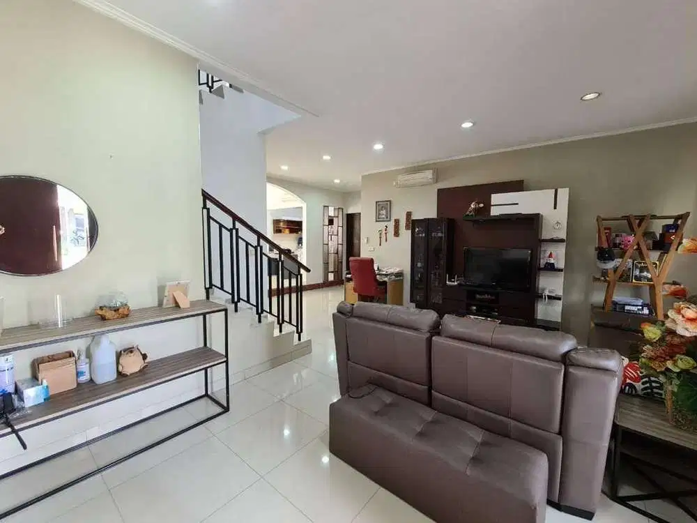 Dijual Murah Rumah Full Furnished East Asia Boulevard 10x20m Green Lake City