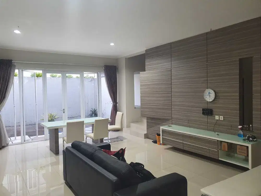 Dijual Rumah mewah 2 Lantai Di Cluster Premier Park, Cikokol