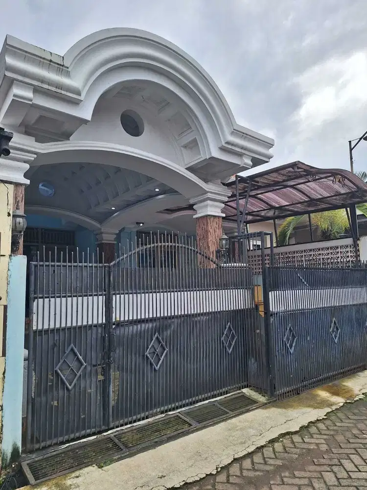 Rumah siap huni di palem semi karawaci