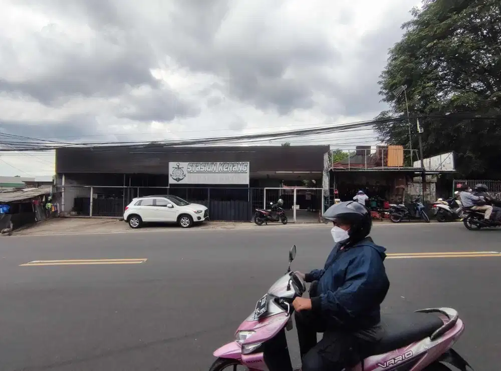 Rumah komersil pinggir jalan raya Tajur wangun