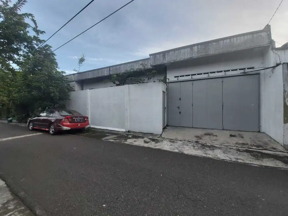 Rumah Luas di Sumber Banjarsari Solo