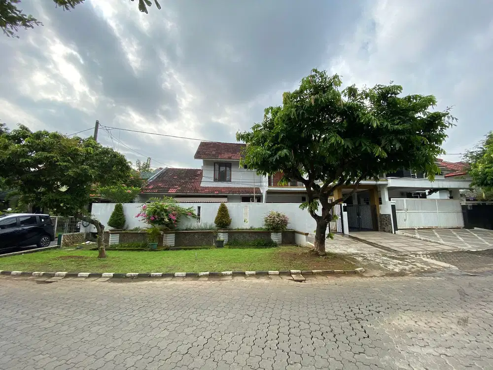 Dijuak Rumah Mewah di Kawasan Elite Kemang Pratama 1 Bekasi