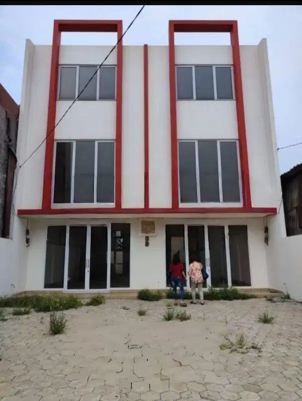 Disewakan ruko gandeng parkir luas dki karang tengah Tangerang
