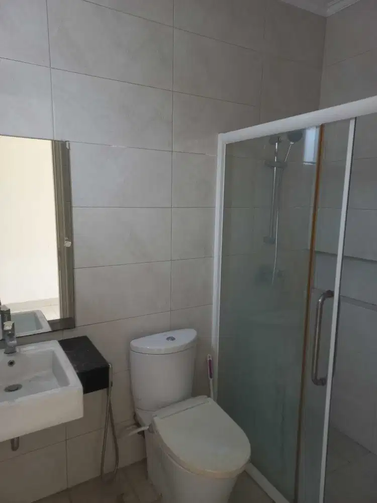 Disewakan rumah termurah di green lake city cluster europe 10x20