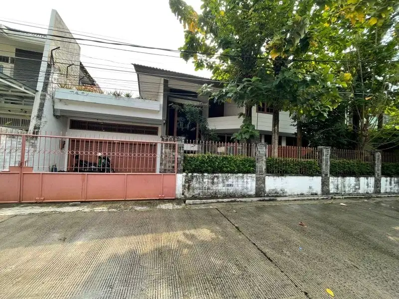 Rumah Asri Bebas Banjir Sunrise Garden Jakarta Barat