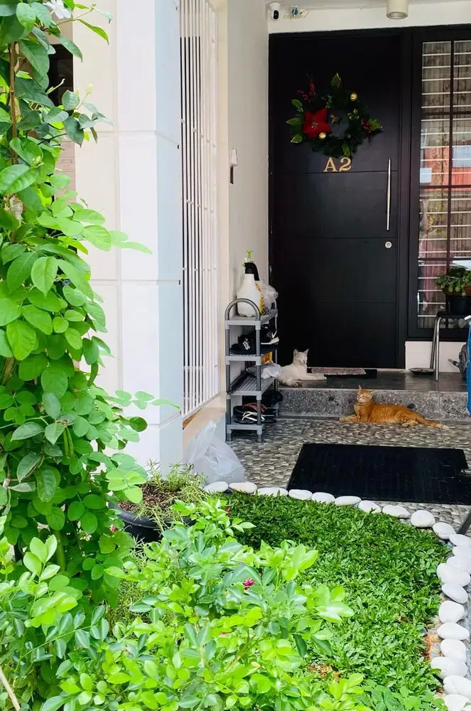 Rumah 2 Lantai Full Furnished Green Village Cipondoh Hadap Selatan