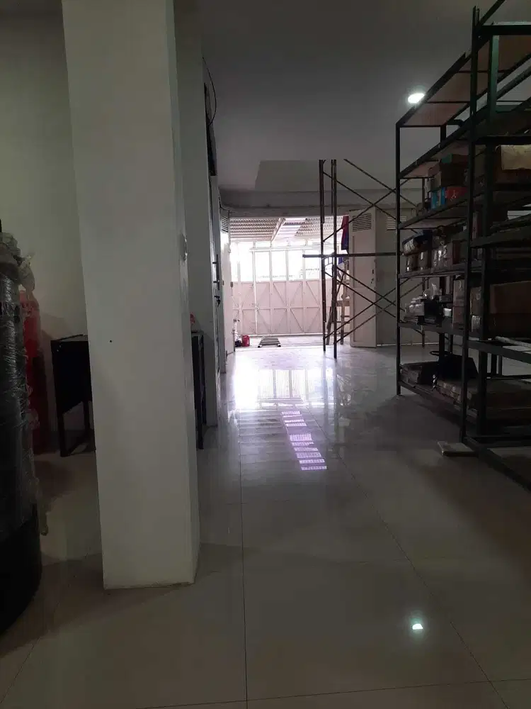 Dijual Ruko strategis di mainroad Jalan Gandasoli