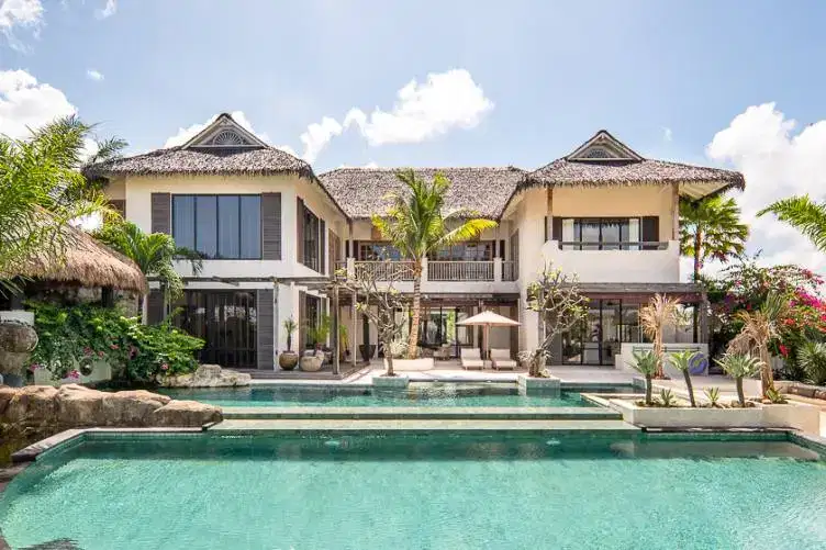 Luxurious 6 Bedroom Villa With Breathtaking Ocean View In Seseh