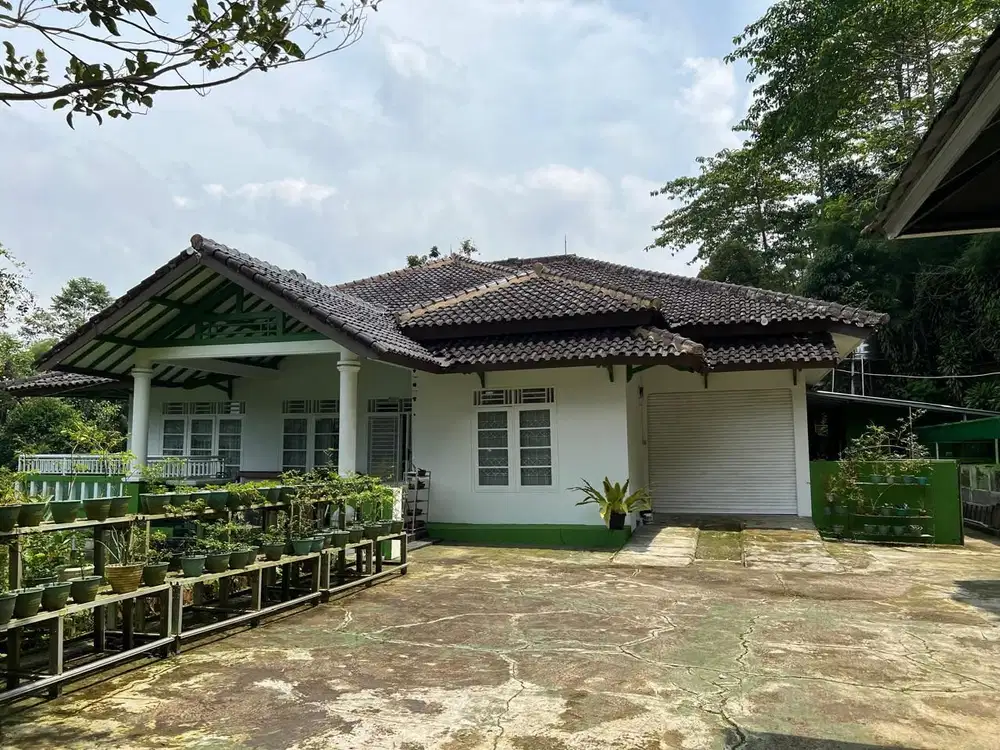 DIJUAL VILLA DI CISARUA BOGOR AREA ASRI DAN NYAMAN DENGAN VIEW INDAH