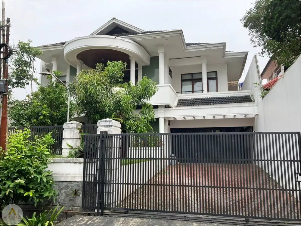 Rumah Mewah Strategis di Cipaku Bandung Dekat Tol Pasteur