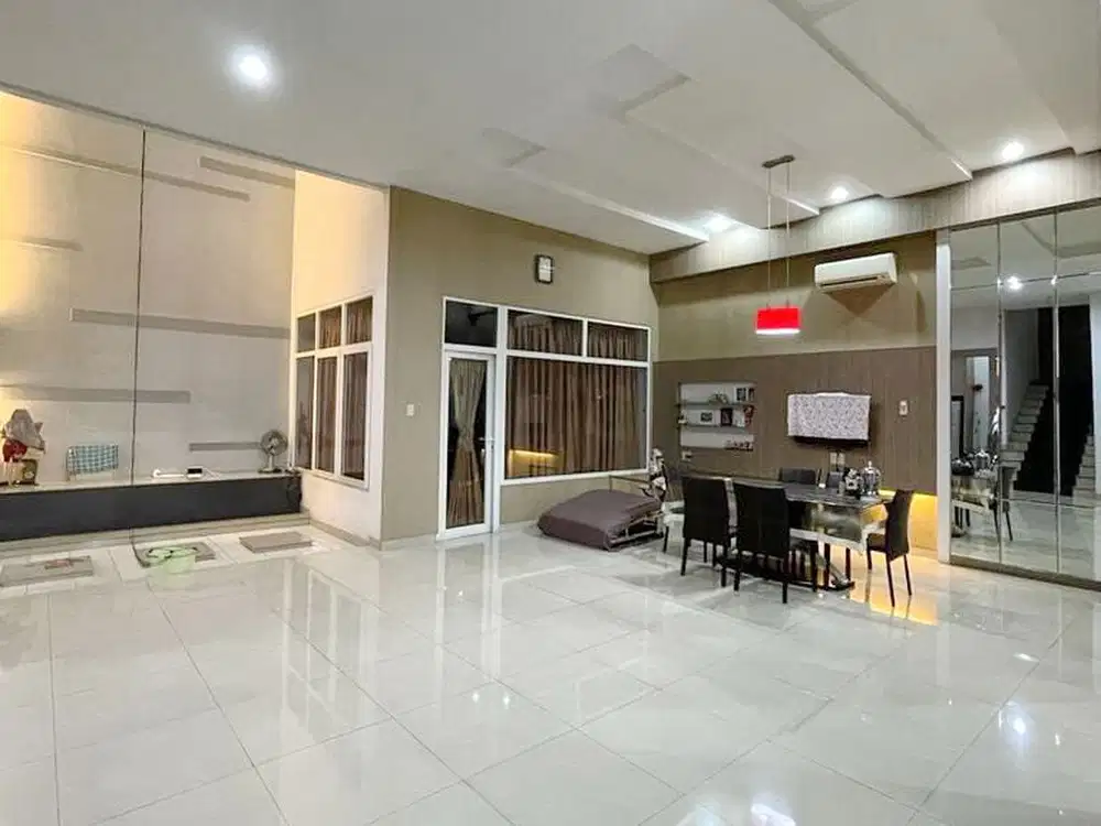 Dijual Villa Komplek Cemara Asri jalan Rajawali