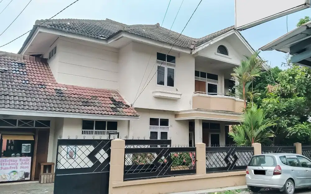 Rumah 2 Lantai Lokasi Strategis di Tengah Kota Cianjur