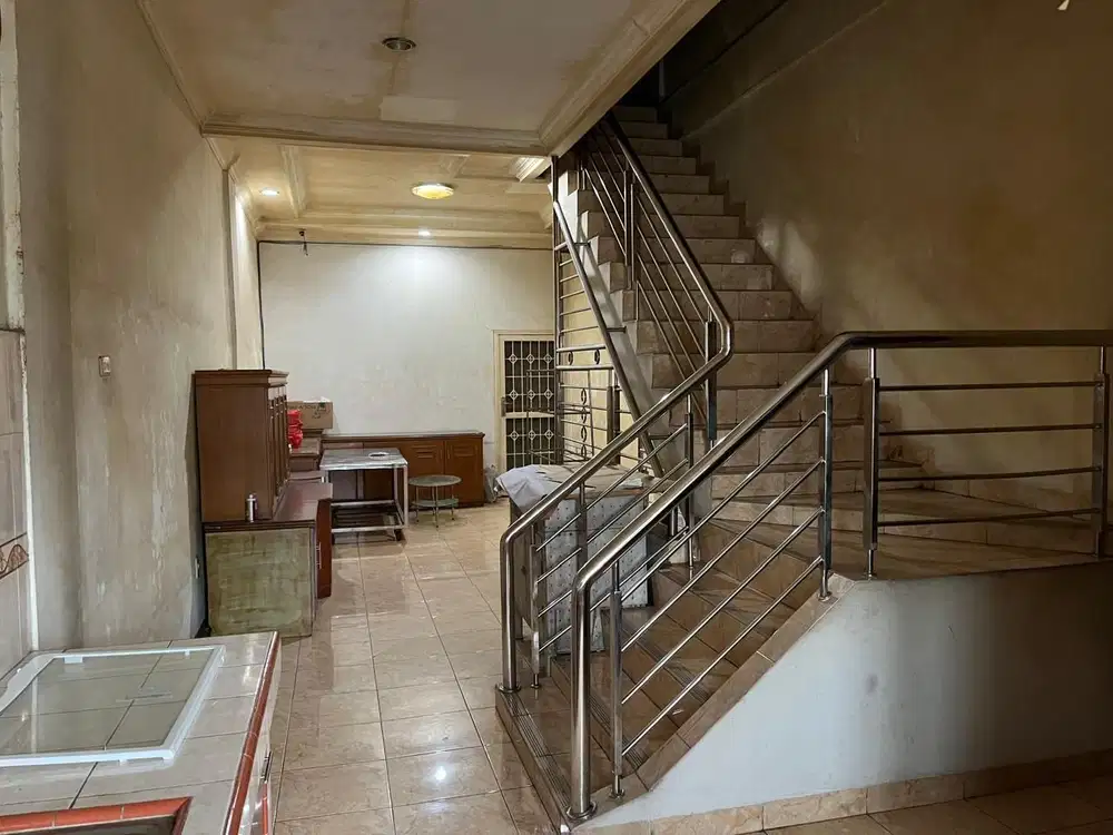 DISEWAKAN RUKO DI SUTOMO UJUNG