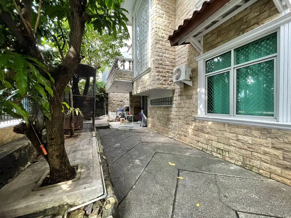 Rumah 2 lantai siap huni Green Garden