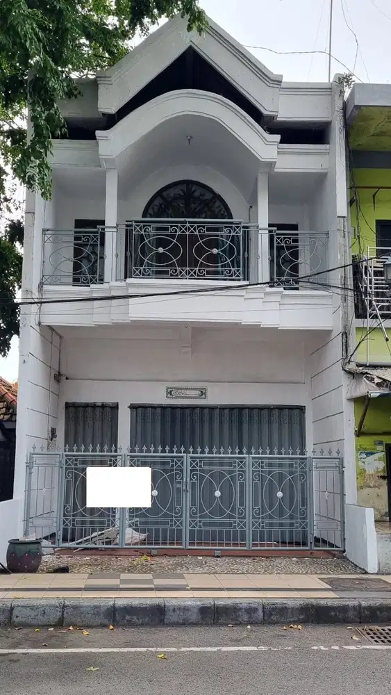 0285 - Disewakan Ruko JL Pahlawan Gresik LB 195m2 2,5 lantai