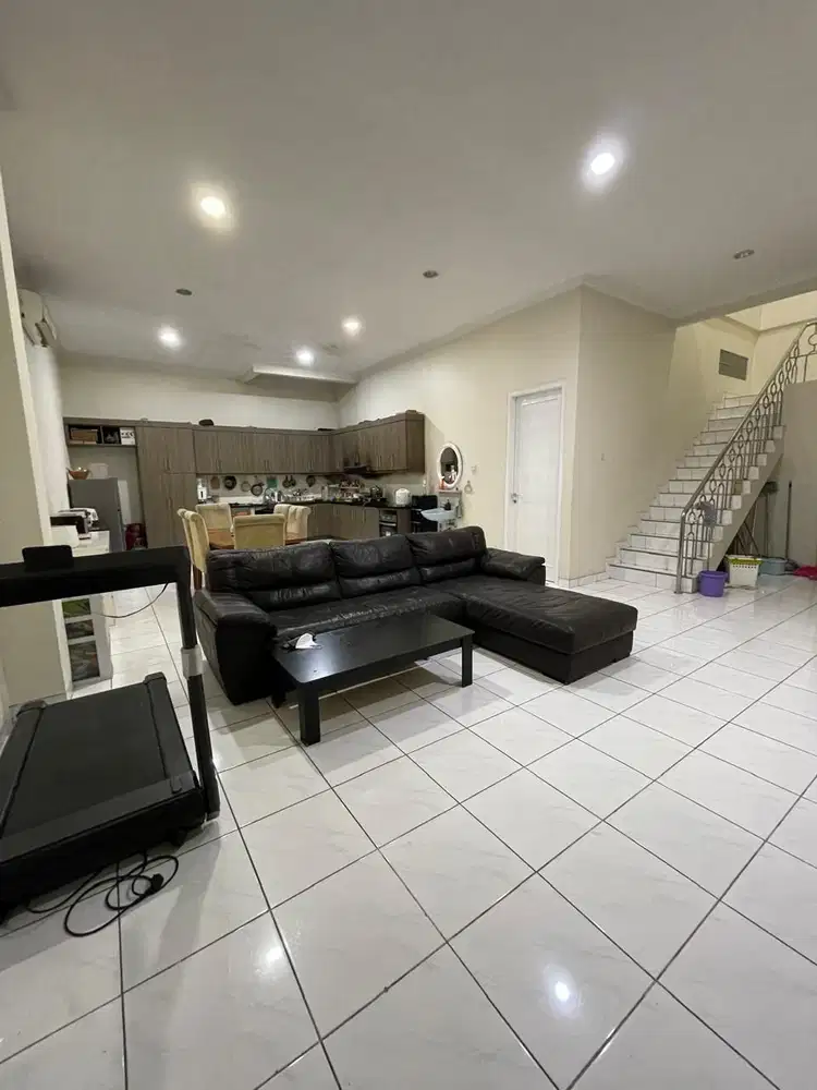 DIJUAL RUMAH JELAMBAR JAKARTA BARAT