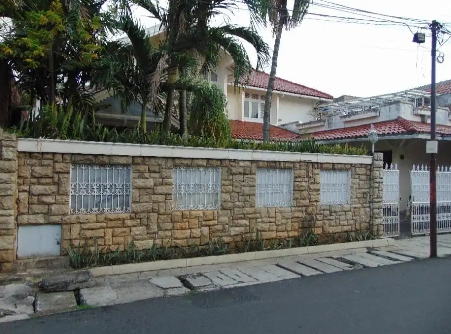 Rumah 2lt Dekat Binus Cocok Untuk Kost Ekslusif di H Saili Kemanggisan Palmerah