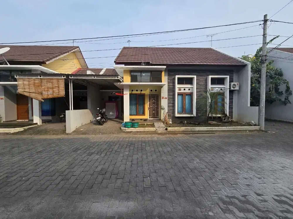 Rumah Bagus Siap Pakai di Cluster Solo Baru