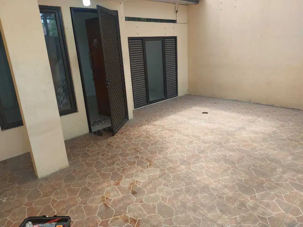 Rumah Bagus di komplek Simprug poris larang Tangerang