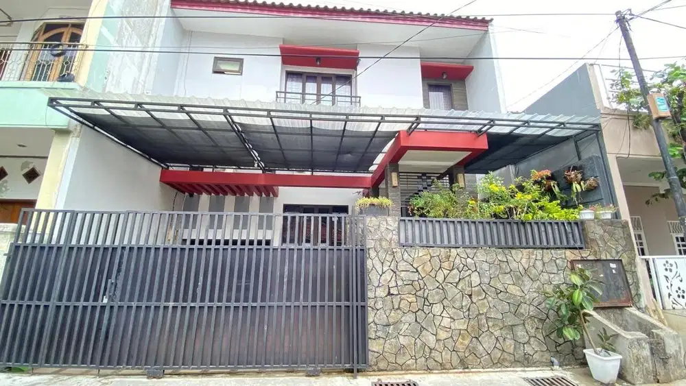 DIJUAL RUMAH 2 LANTAI DI CEMPAKA PUTIH LOKASI STRATEGIS DEKAT KAMPUS