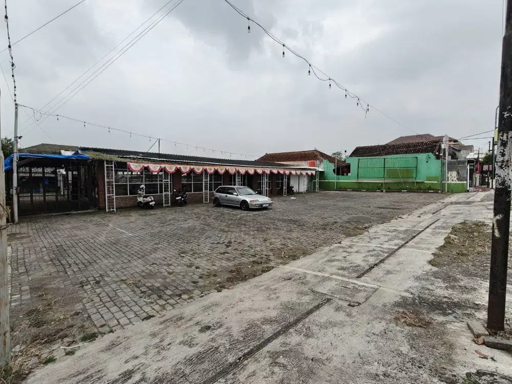 Resto tempat makan area Karanganyar